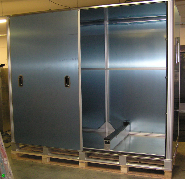 Behälterbox aus Standard-Profilen und Alu-Waben-Sandwichplatten 3.Phase