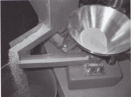 Versuchsanordnung zur Herstellung einer homogenen Span-Pulvermischung